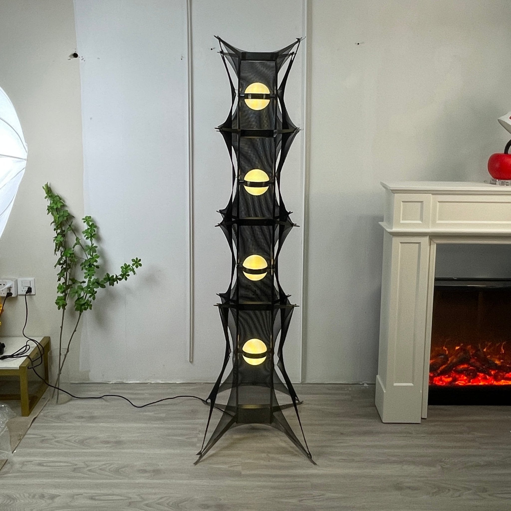 Noir Mesh Tower Floor Light, Floor Lamp, detail 10