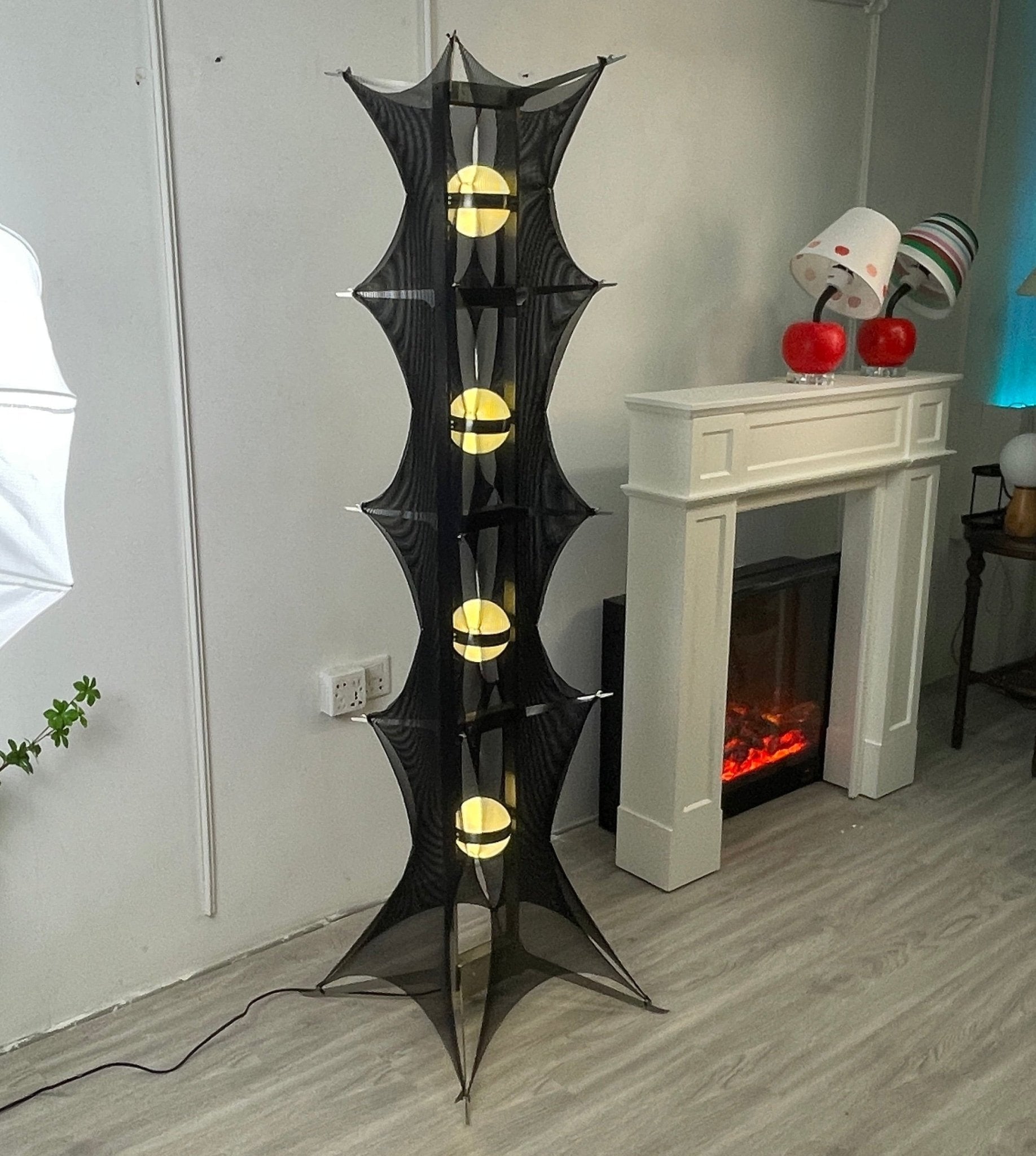 Noir Mesh Tower Floor Light, Floor Lamp, detail 11