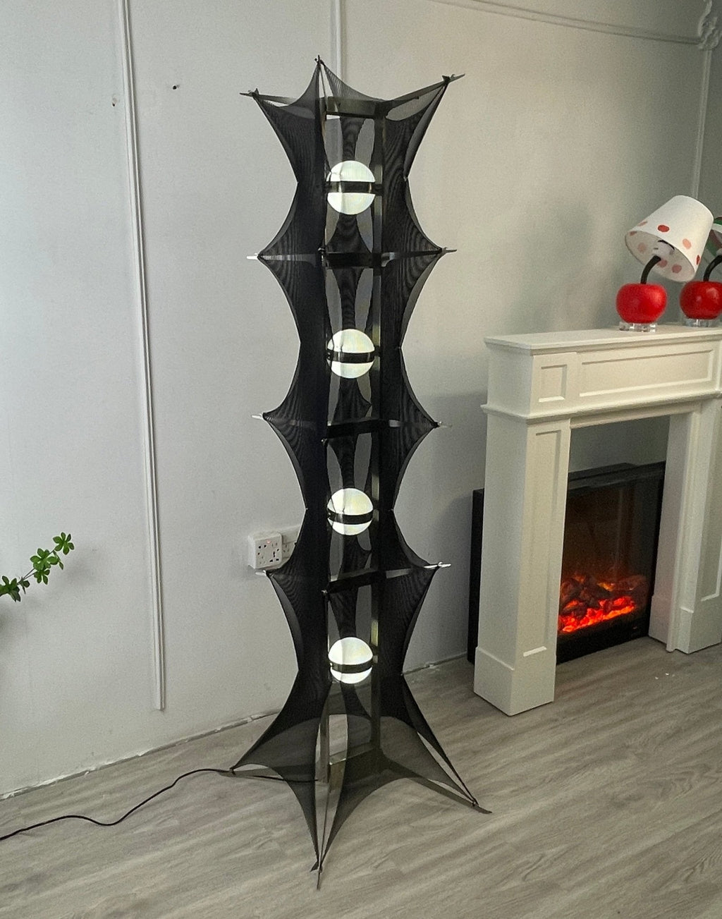 Noir Mesh Tower Floor Light, Floor Lamp, detail 13