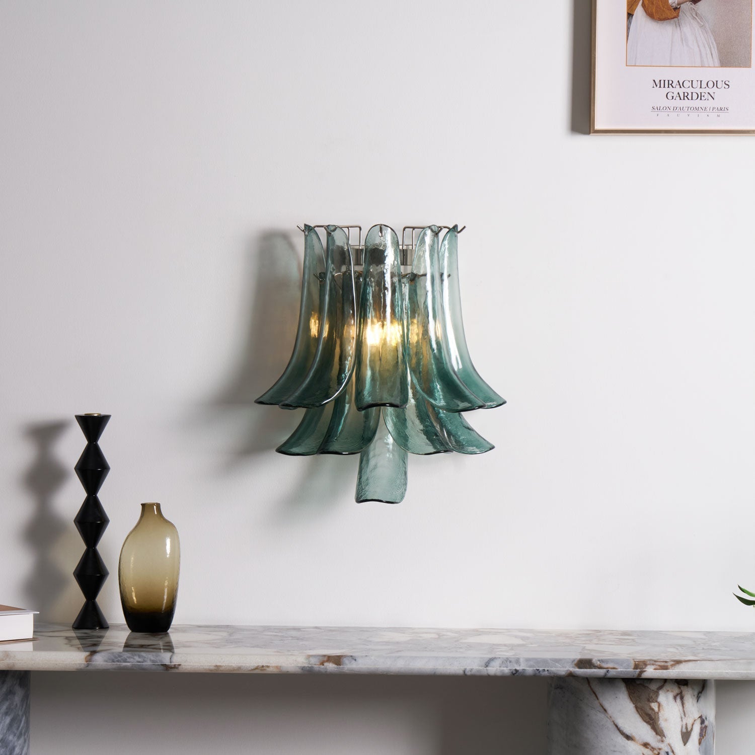 Petalo Glass Wall Light, Hardwired Wall Sconce, detail 2