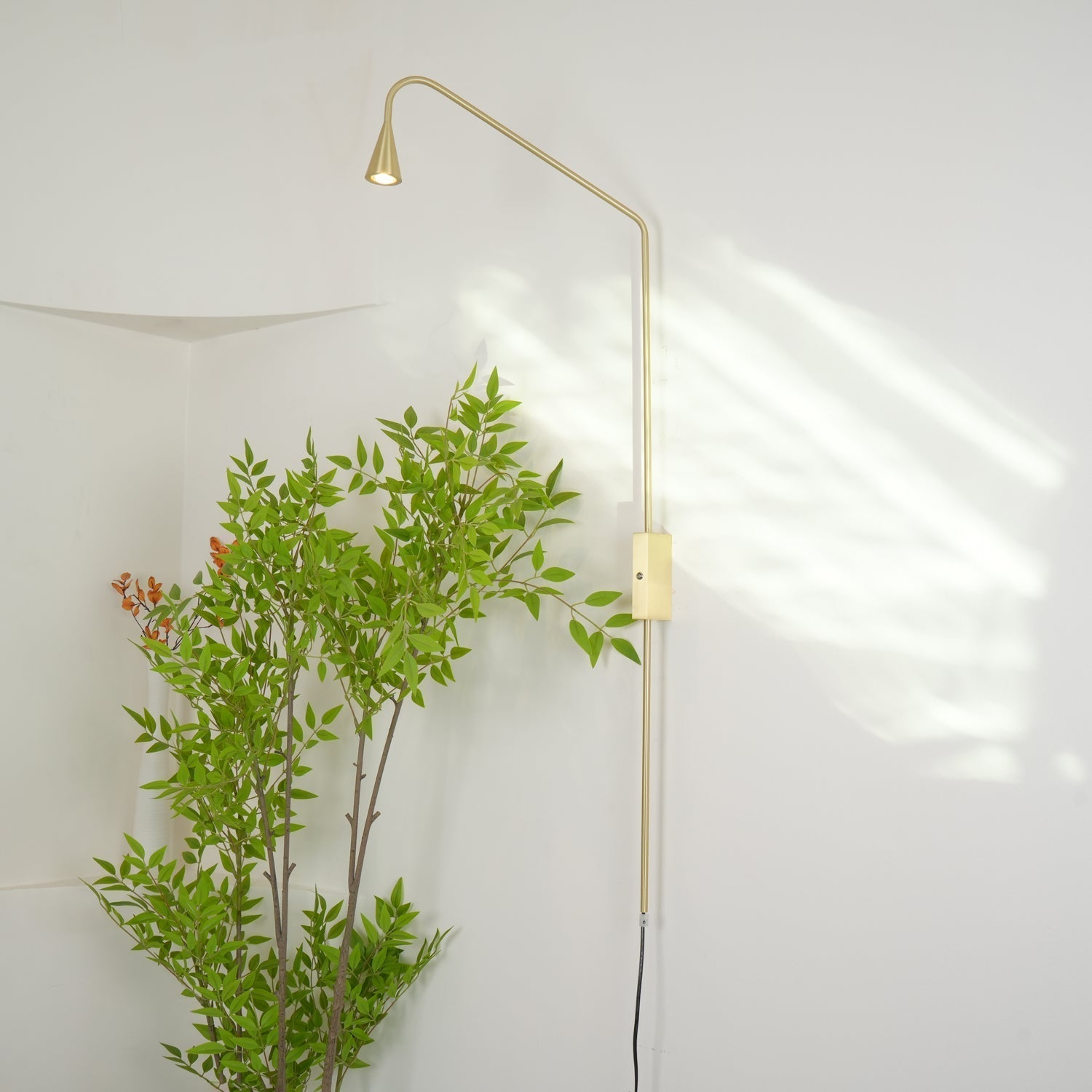 Pureform Wall Light, Plug-In Wall Sconce, detail 4