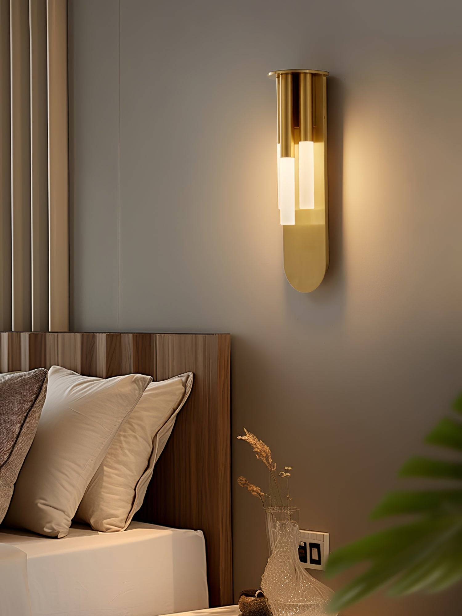 Rousseau Wall Light - ∅ 4.7″ x H 16.9″ Metal, Hardwired Wall Sconce, detail 4
