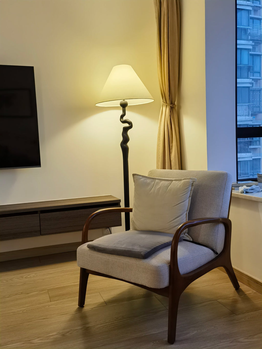 Serpentine Twist Floor Light, Floor Lamp, detail 7
