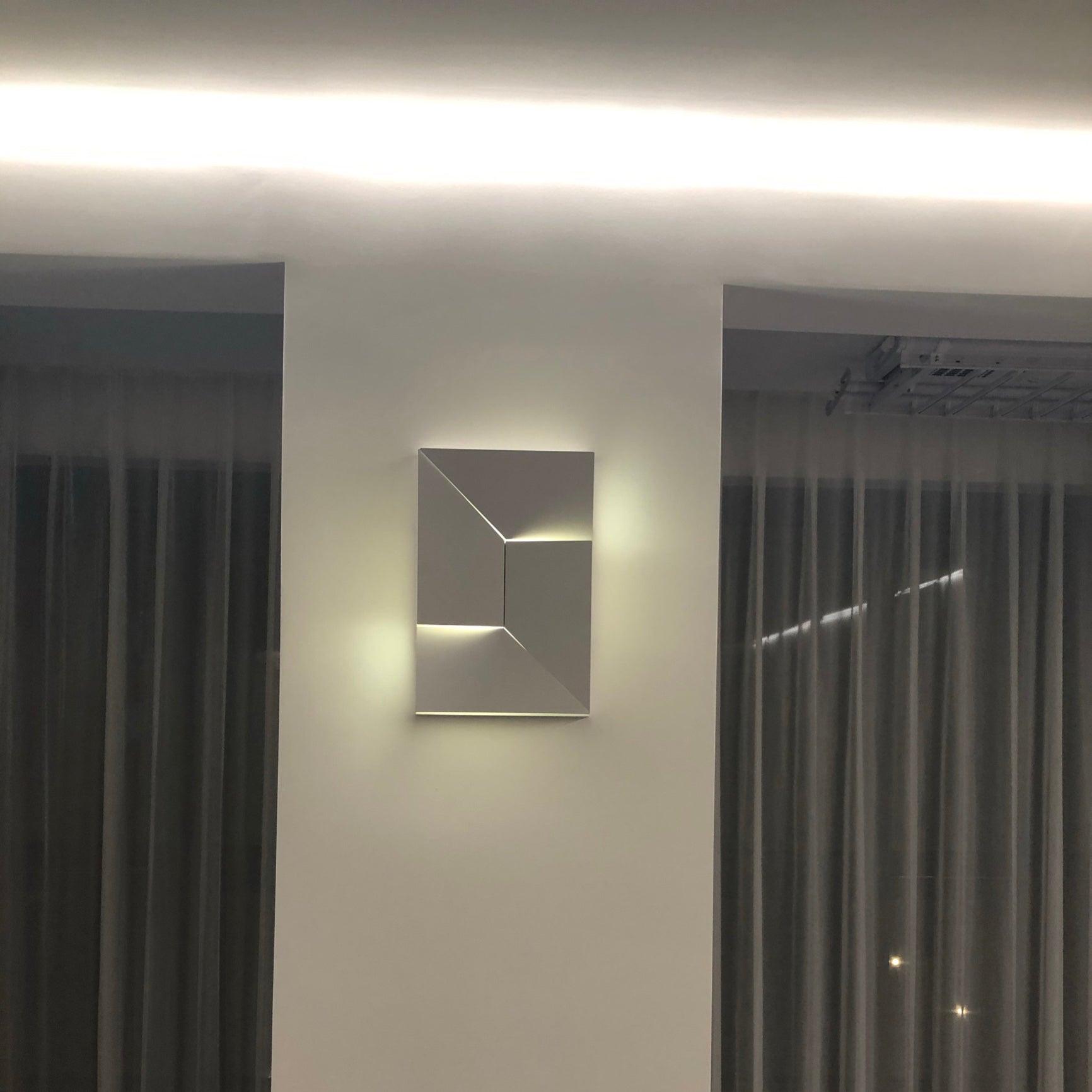 Shadows Rechargeable Grand Wall Light, Hardwired Wall Sconce, detail 42