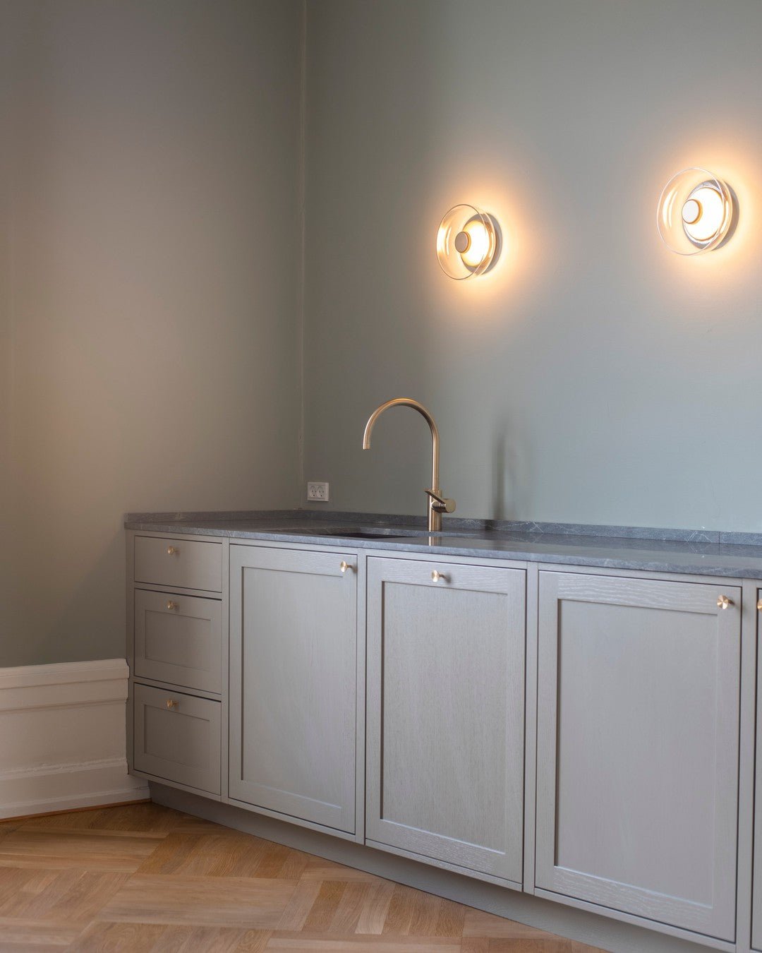 Solara Wall Light, Hardwired Wall Sconce, detail 9