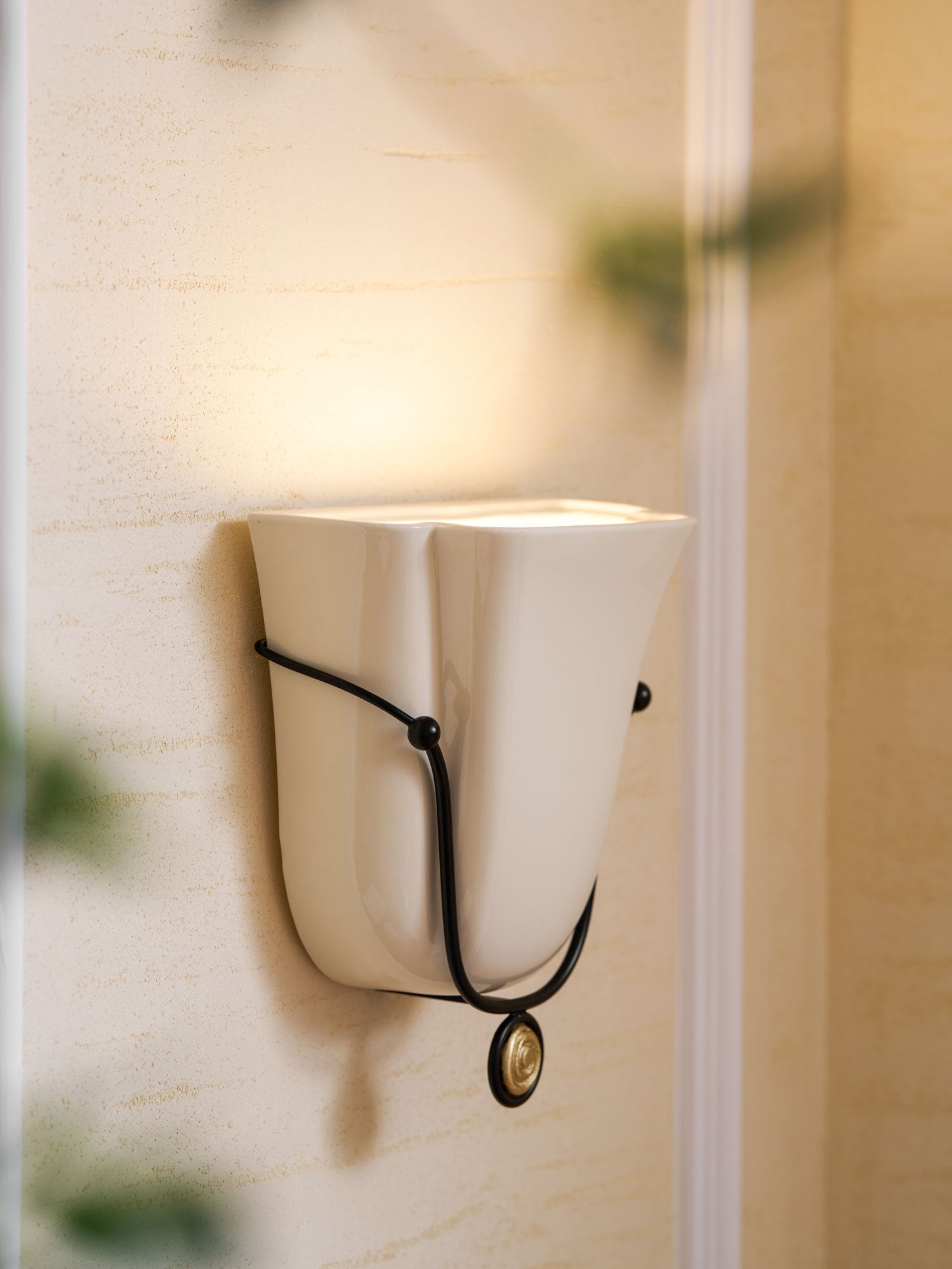 Solenne Shell Wall Light, Hardwired Wall Sconce, detail 32