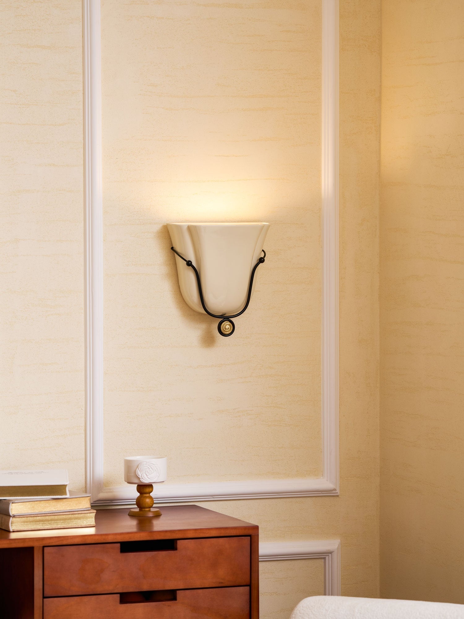 Solenne Shell Wall Light, Hardwired Wall Sconce, detail 35