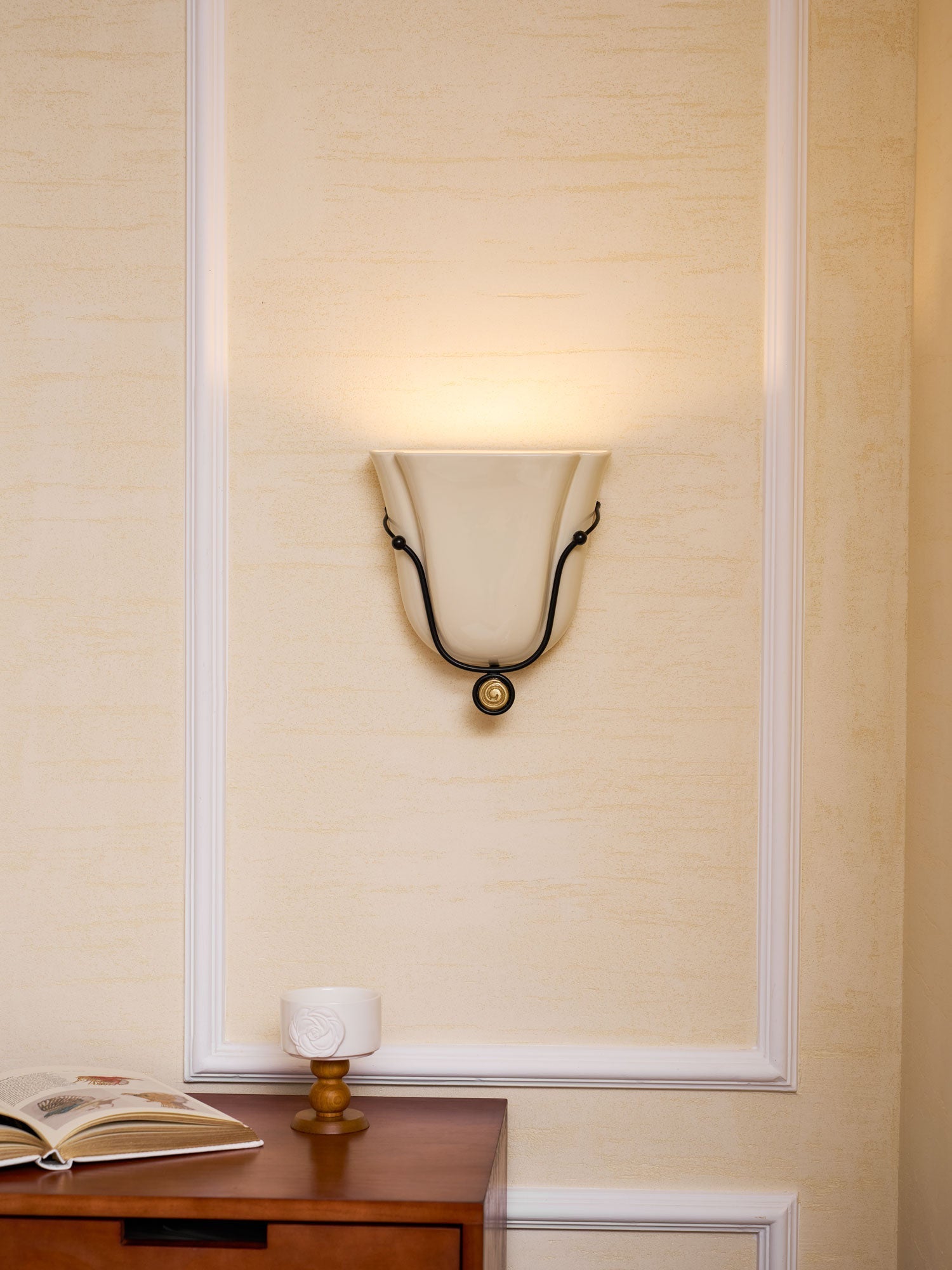 Solenne Shell Wall Light, Hardwired Wall Sconce, detail 22