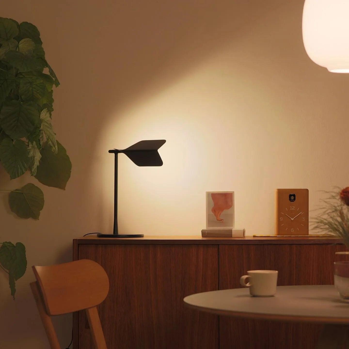 Pivot Ease Table Light, Bedside Table Lamp, detail 3