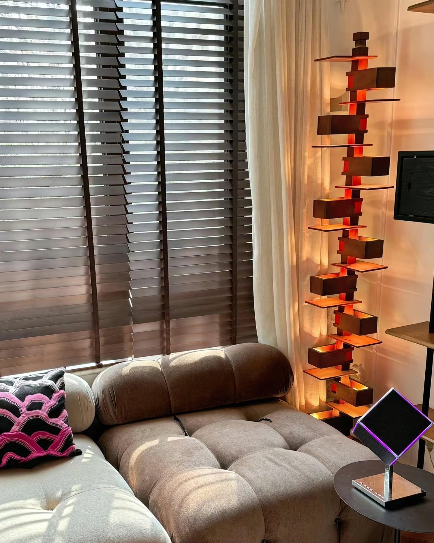 Taliesin Floor Light, Floor Lamp, detail 40