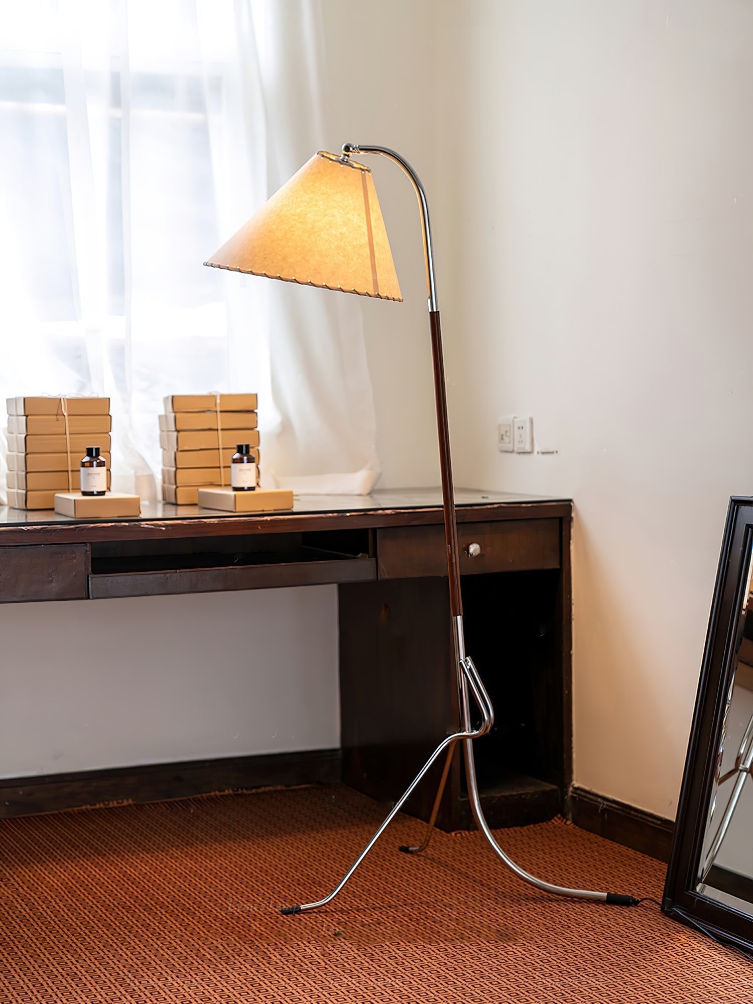 Tripod Arc Floor-standing Floor Light, Floor Lamp, detail 5