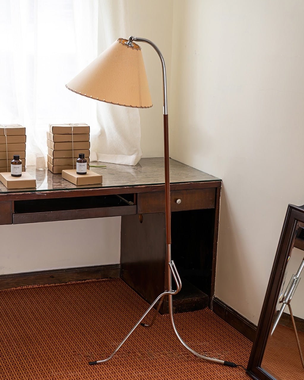 Tripod Arc Floor-standing Floor Light, Floor Lamp, detail 3