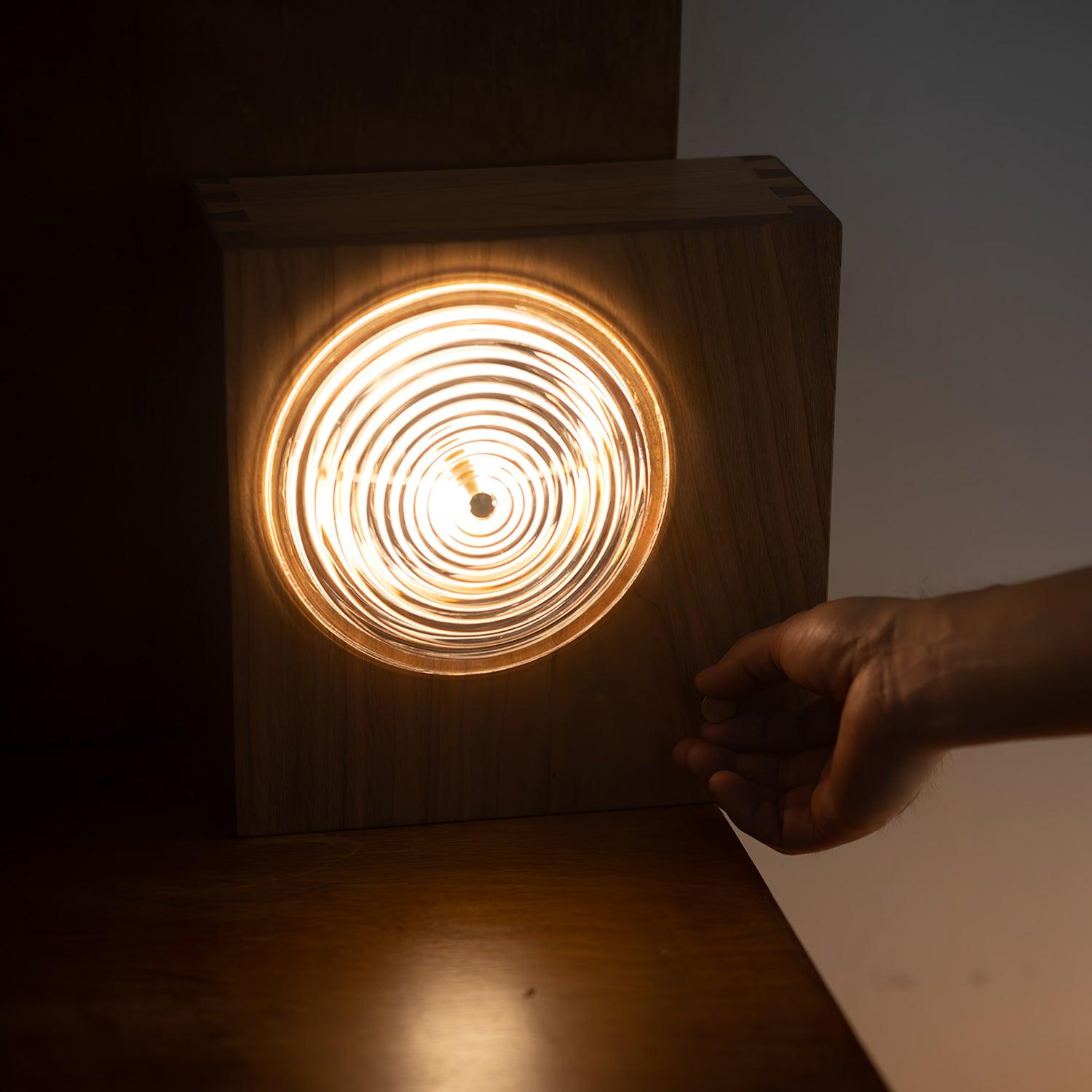 Vintage Camera Wall Light, Plug-In Wall Sconce, detail 6