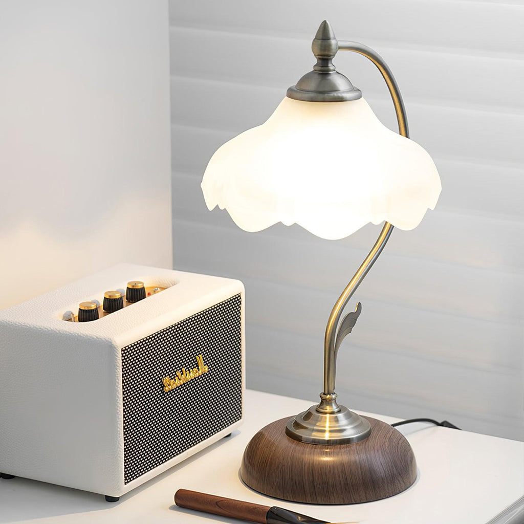 Vintage Laiton Table Light, Bedside Table Lamp, detail 9