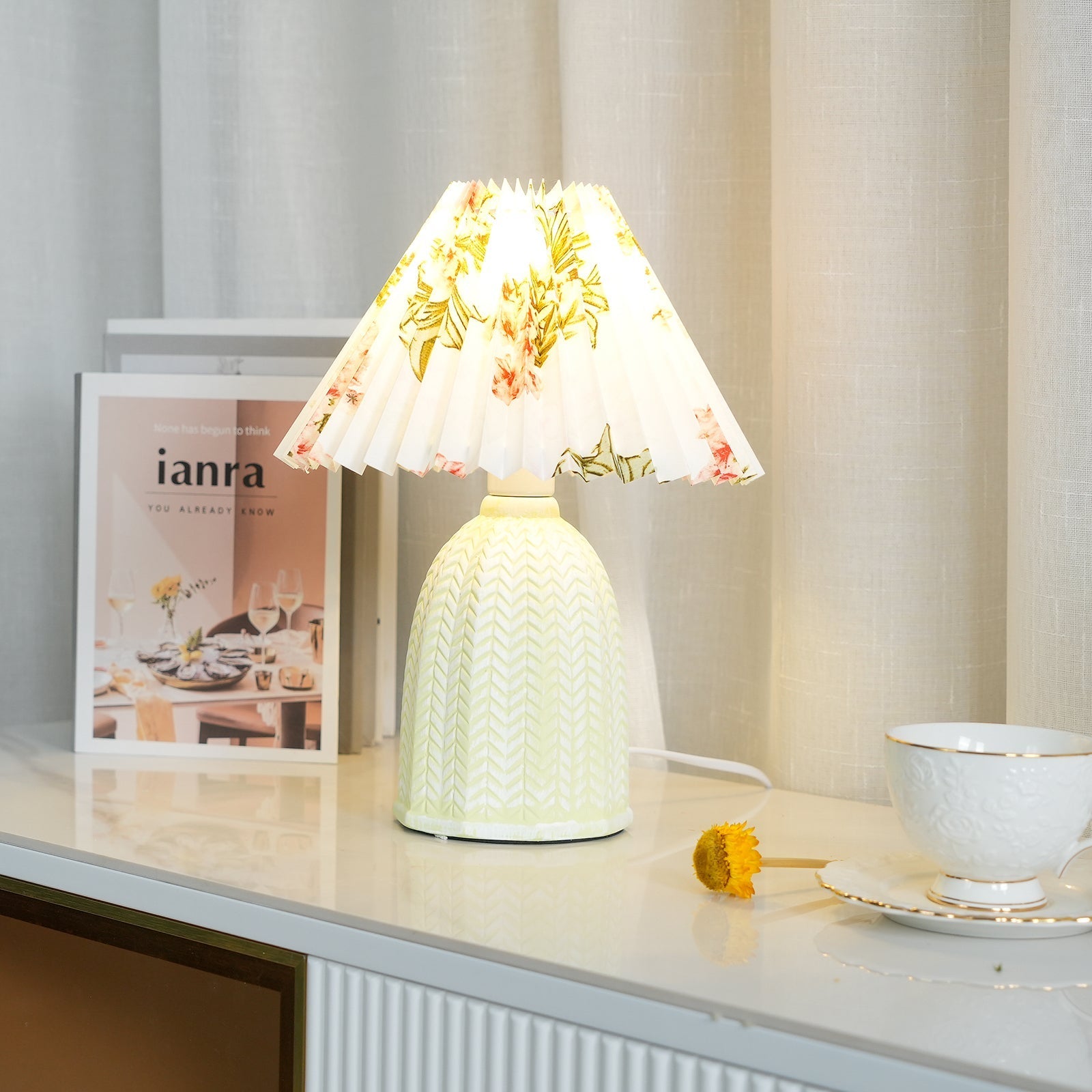 Vintage Pleated Table Light, Bedside Table Lamp, detail 4
