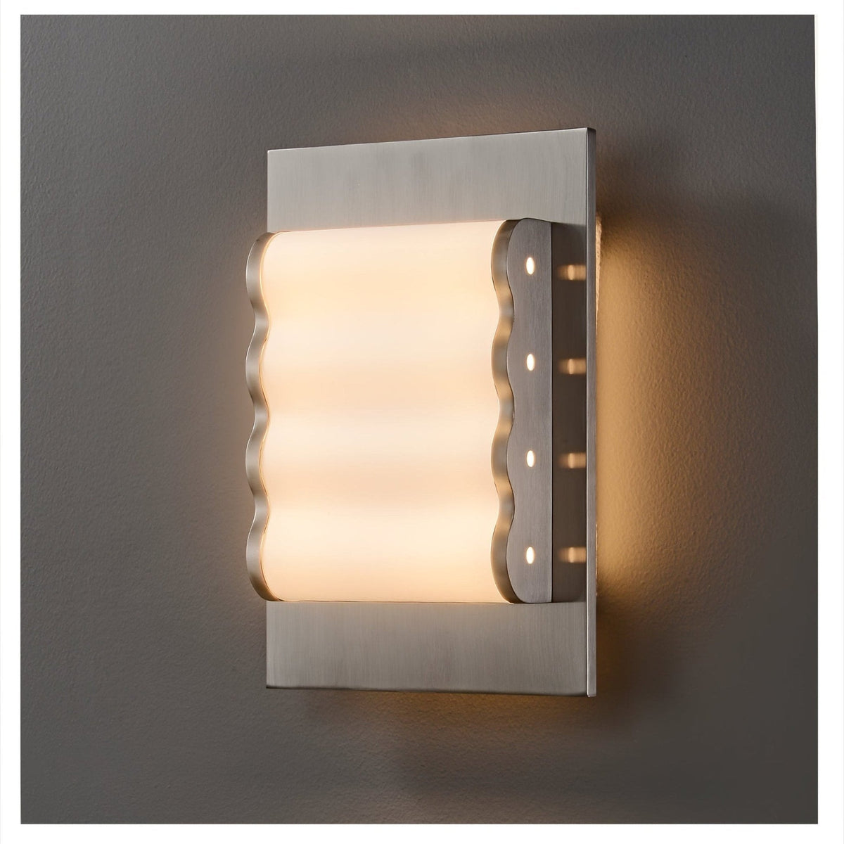 Wavelet Wall Light, Plug-In Wall Sconce, detail 12