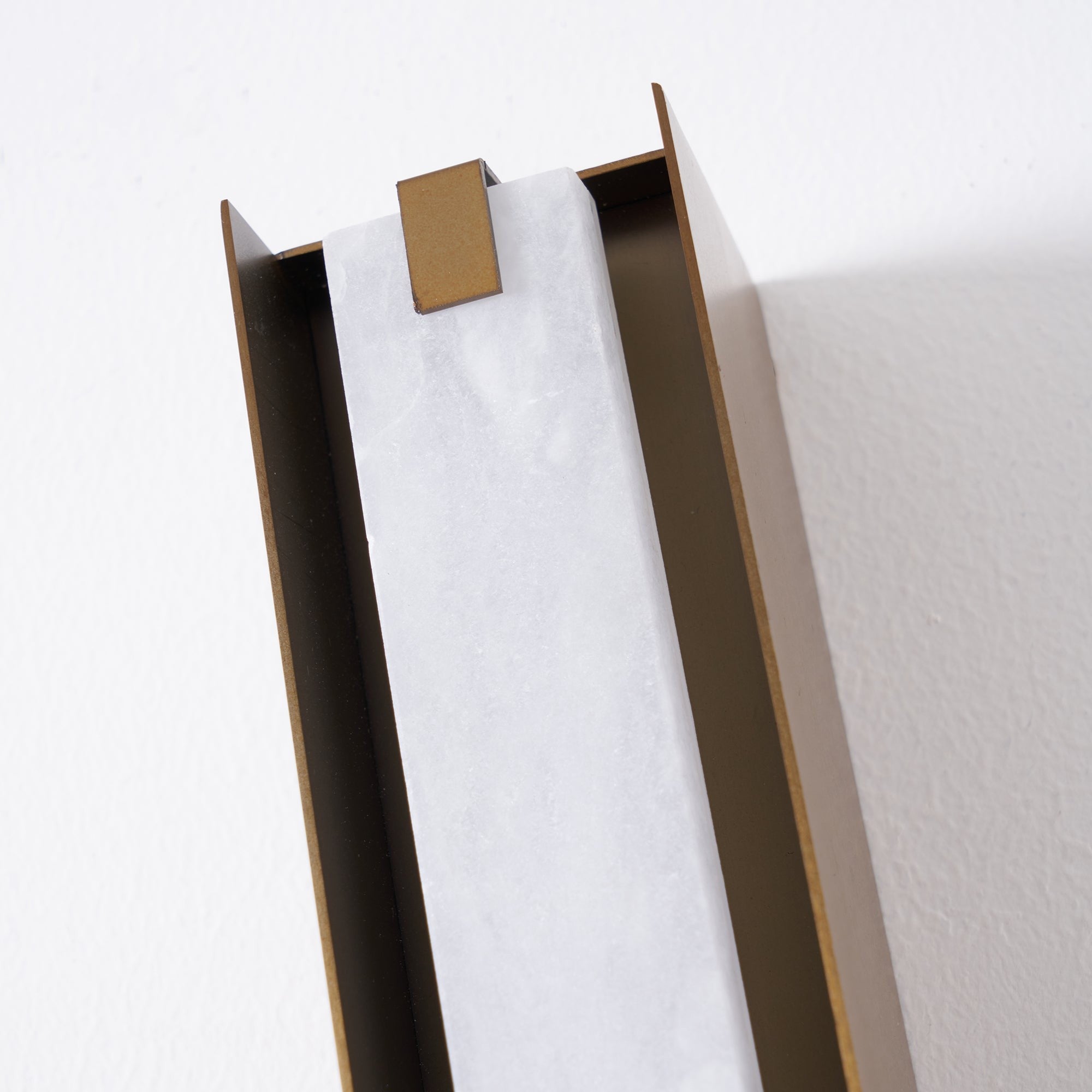 Alvara Alabaster Vertical Wall Light, Bedroom Wall Sconce, detail 39
