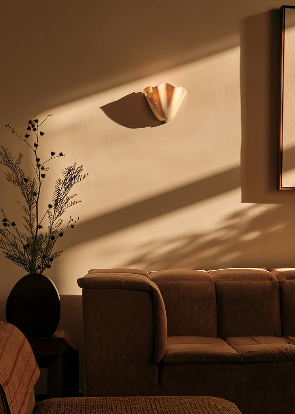 Petalia Wall Light, Hardwired Wall Sconce, detail 9