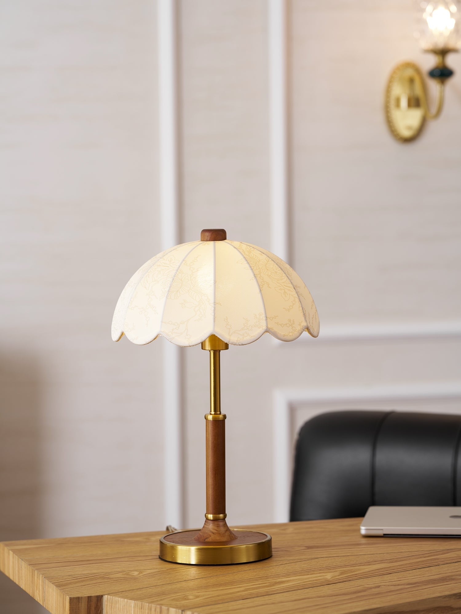 Bellewood Timeless Fabric Shade Table Light, Bedside Table Lamp, detail 10