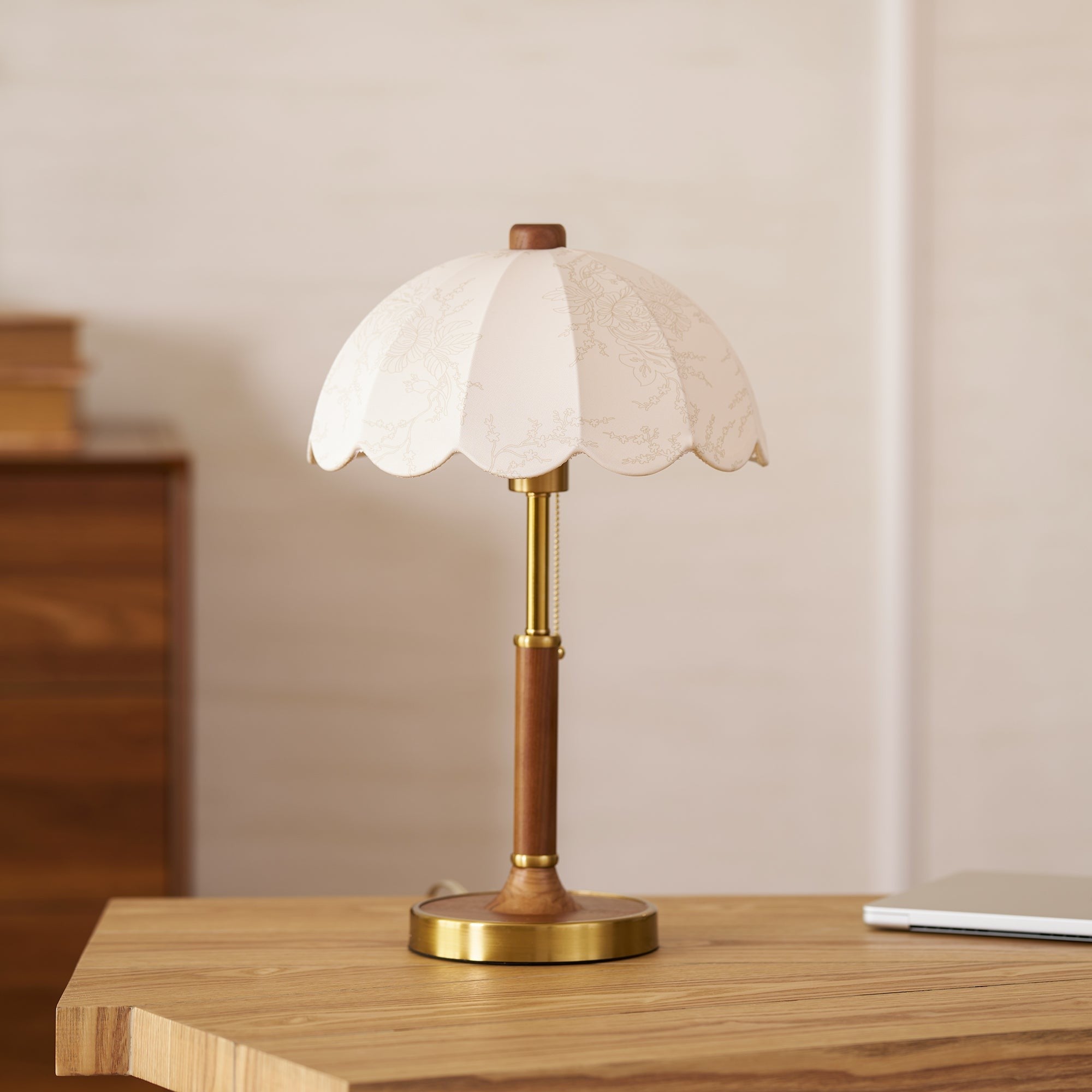 Bellewood Timeless Fabric Shade Table Light, Bedside Table Lamp, detail 17
