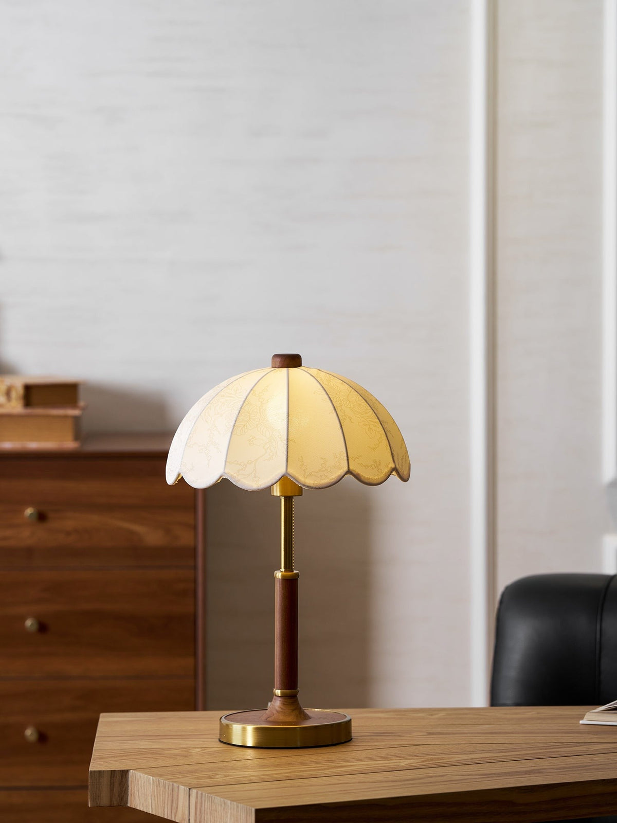 Bellewood Timeless Fabric Shade Table Light, Bedside Table Lamp, detail 8