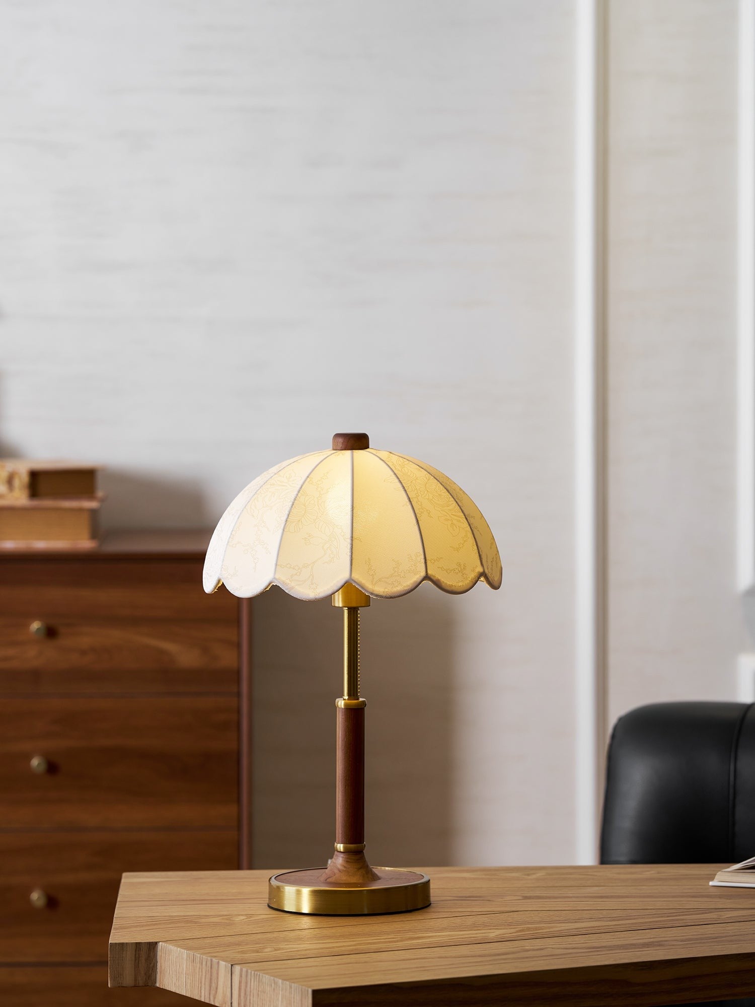 Bellewood Timeless Fabric Shade Table Light, Bedside Table Lamp, detail 8