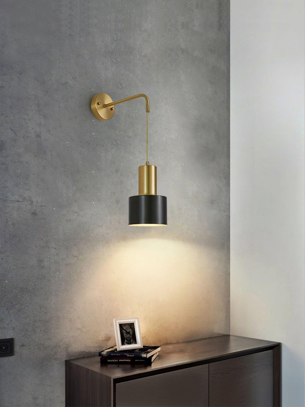 Brivon Brass Linear Wall Light, Bedroom Wall Sconce, detail 14