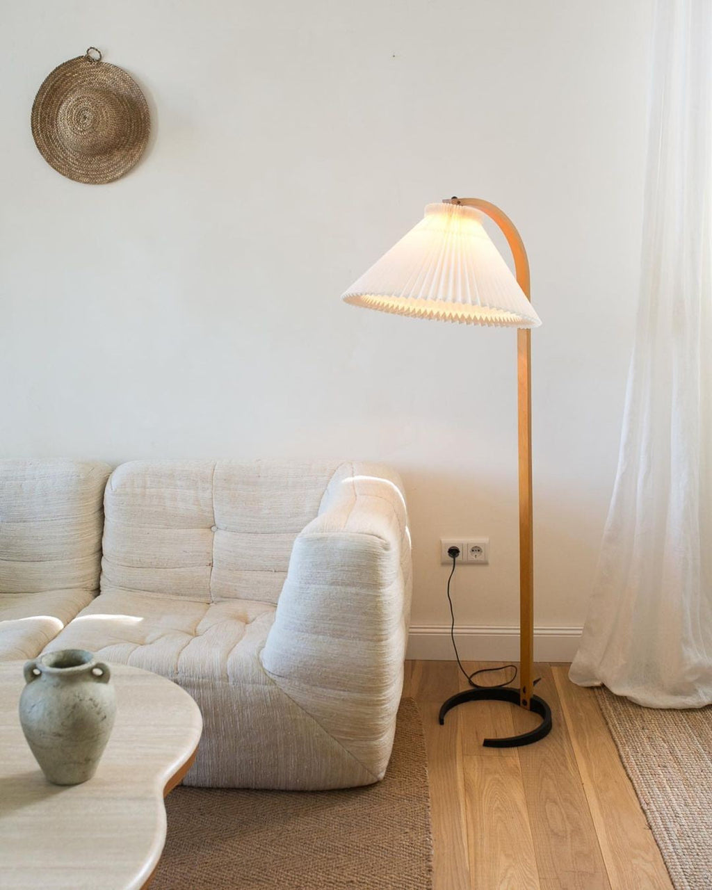Caprani Scandinavian Floor Light, Floor Lamp, detail 76