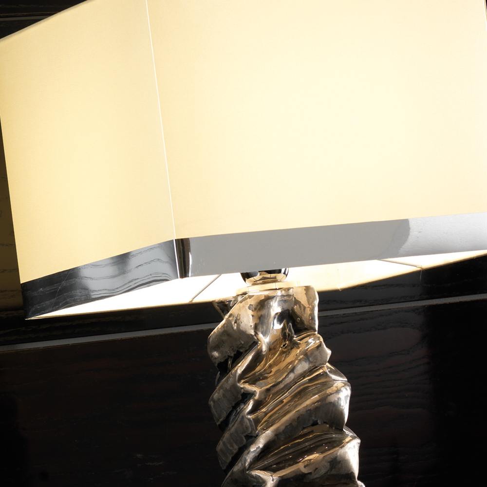 Exclusive Platinum Plated Majolica Table Light, Bedside Table Lamp, detail 4