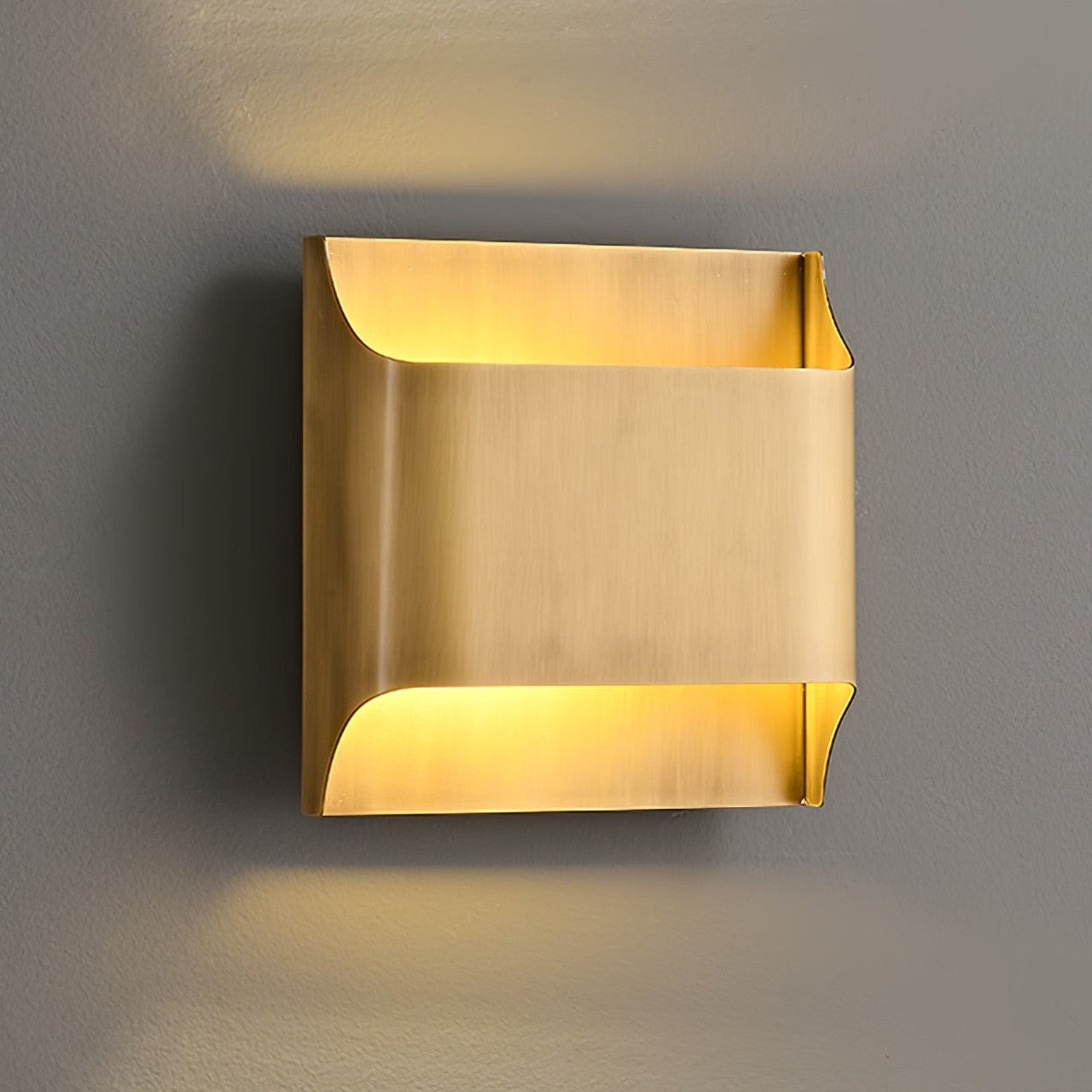 Leclerc Polished Brass Wall Light, Hardwired Wall Sconce, detail 102