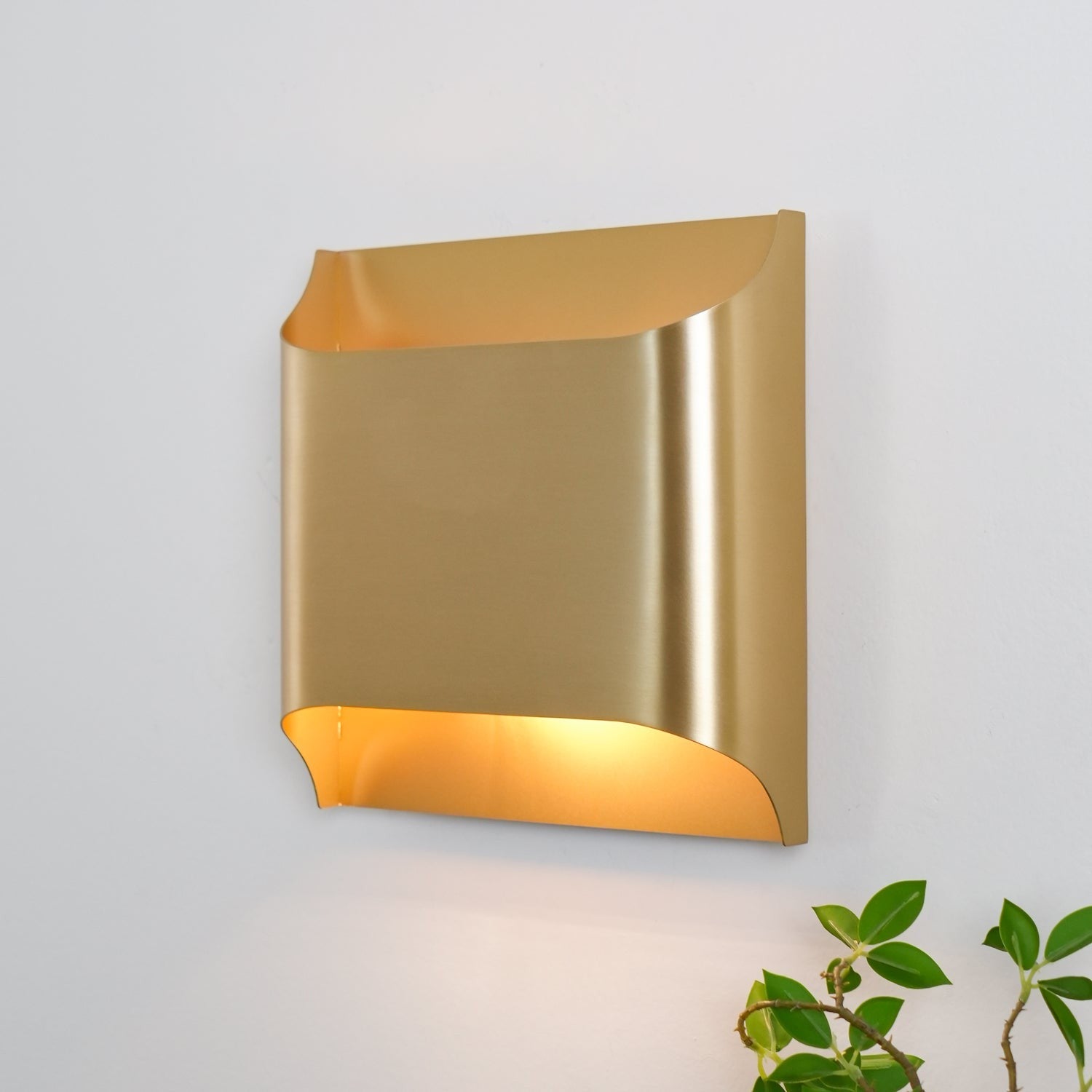 Leclerc Polished Brass Wall Light, Hardwired Wall Sconce, detail 11