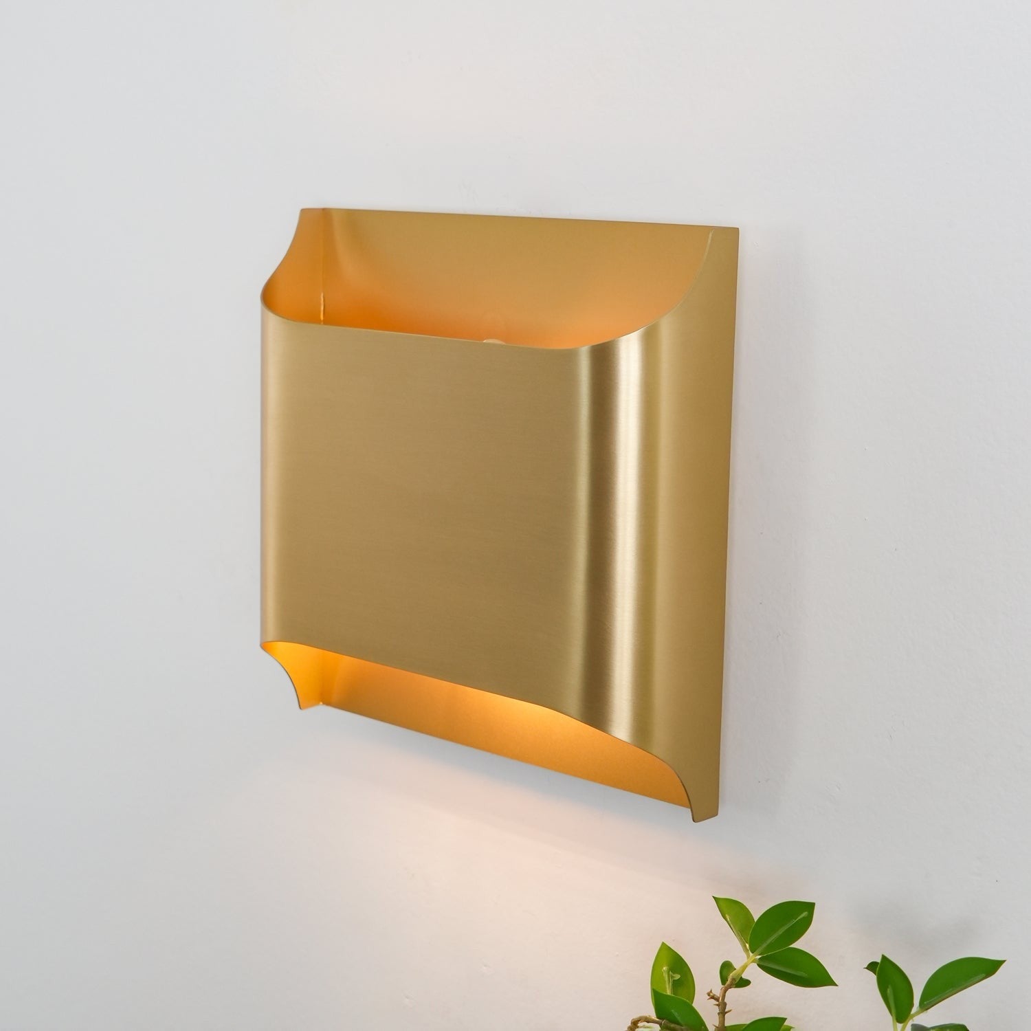Leclerc Polished Brass Wall Light, Hardwired Wall Sconce, detail 87