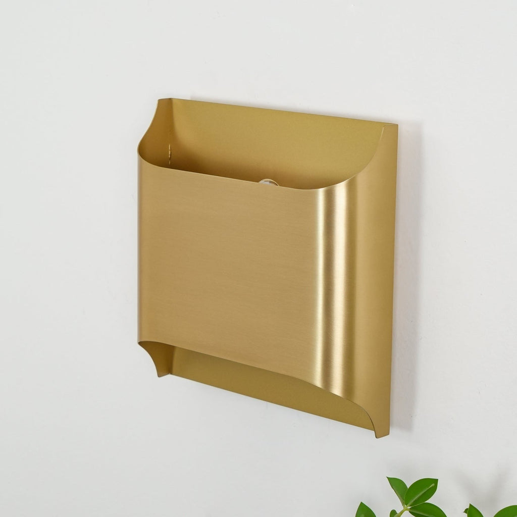 Leclerc Polished Brass Wall Light, Hardwired Wall Sconce, detail 88