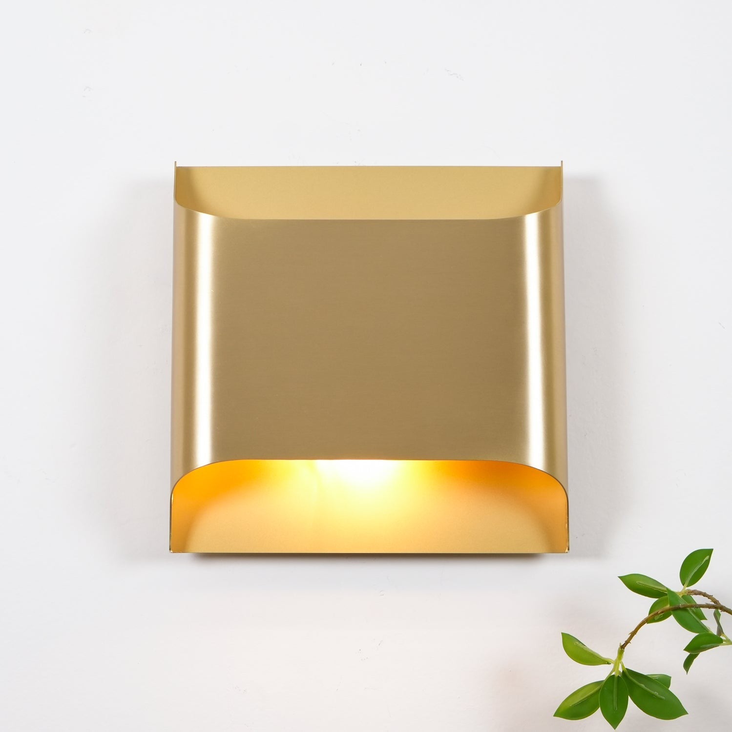 Leclerc Polished Brass Wall Light, Hardwired Wall Sconce, detail 92