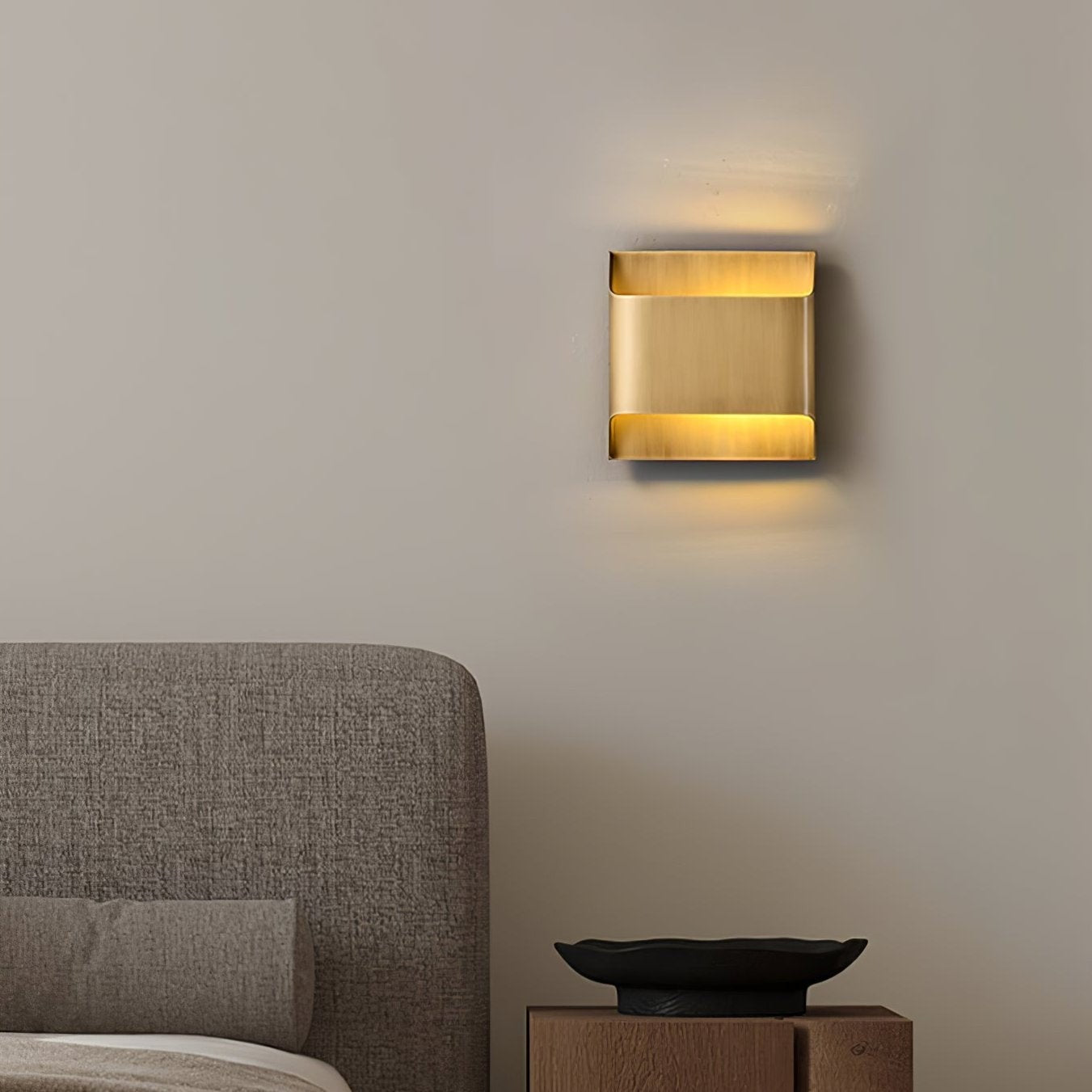Leclerc Polished Brass Wall Light, Hardwired Wall Sconce, detail 98