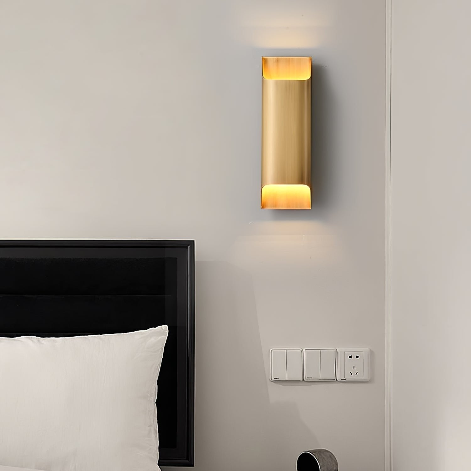 Leclerc Polished Brass Wall Light, Hardwired Wall Sconce, detail 99