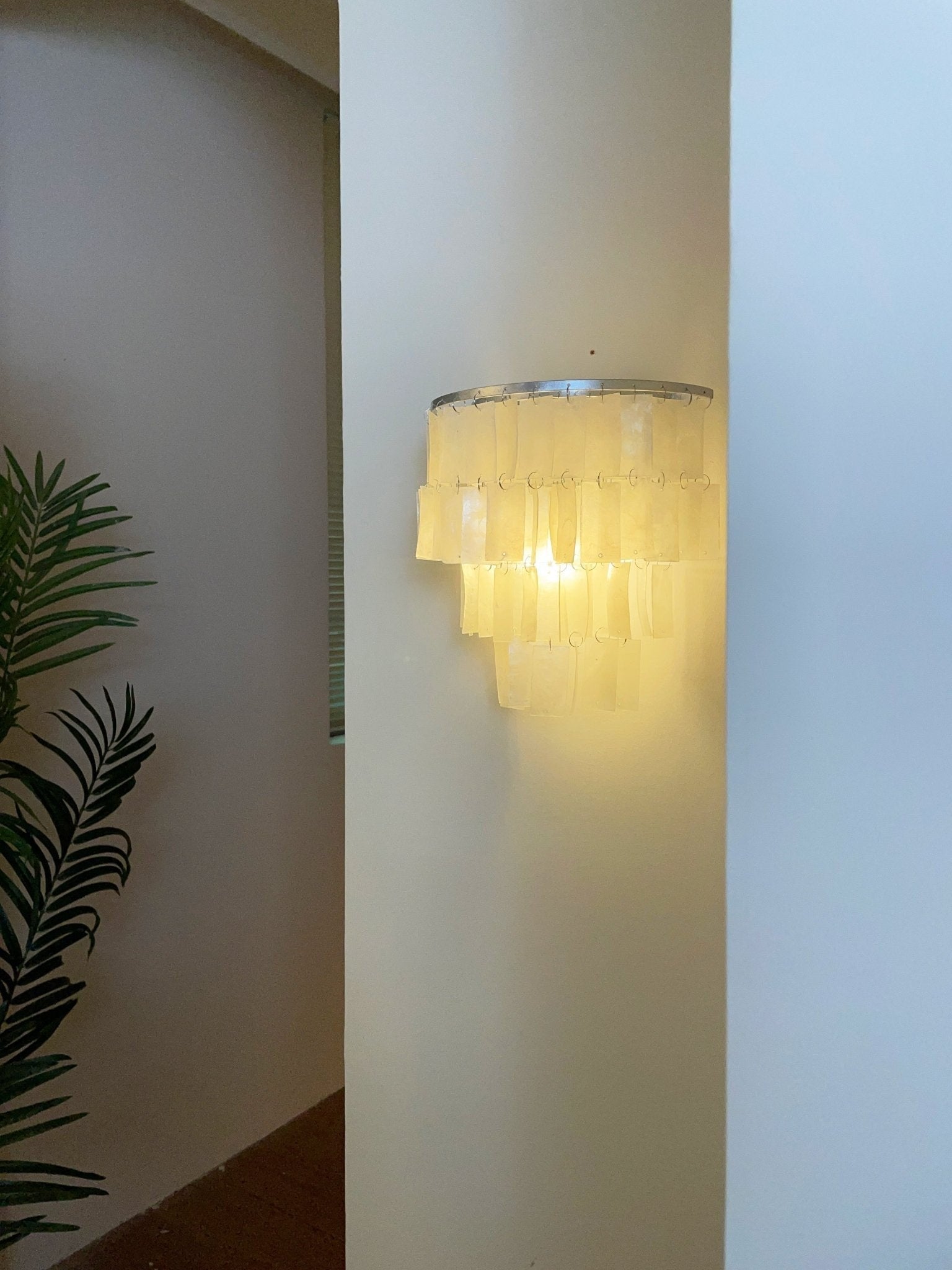 Lunara Shell Cascade Wall Light, Hardwired Wall Sconce, detail 10