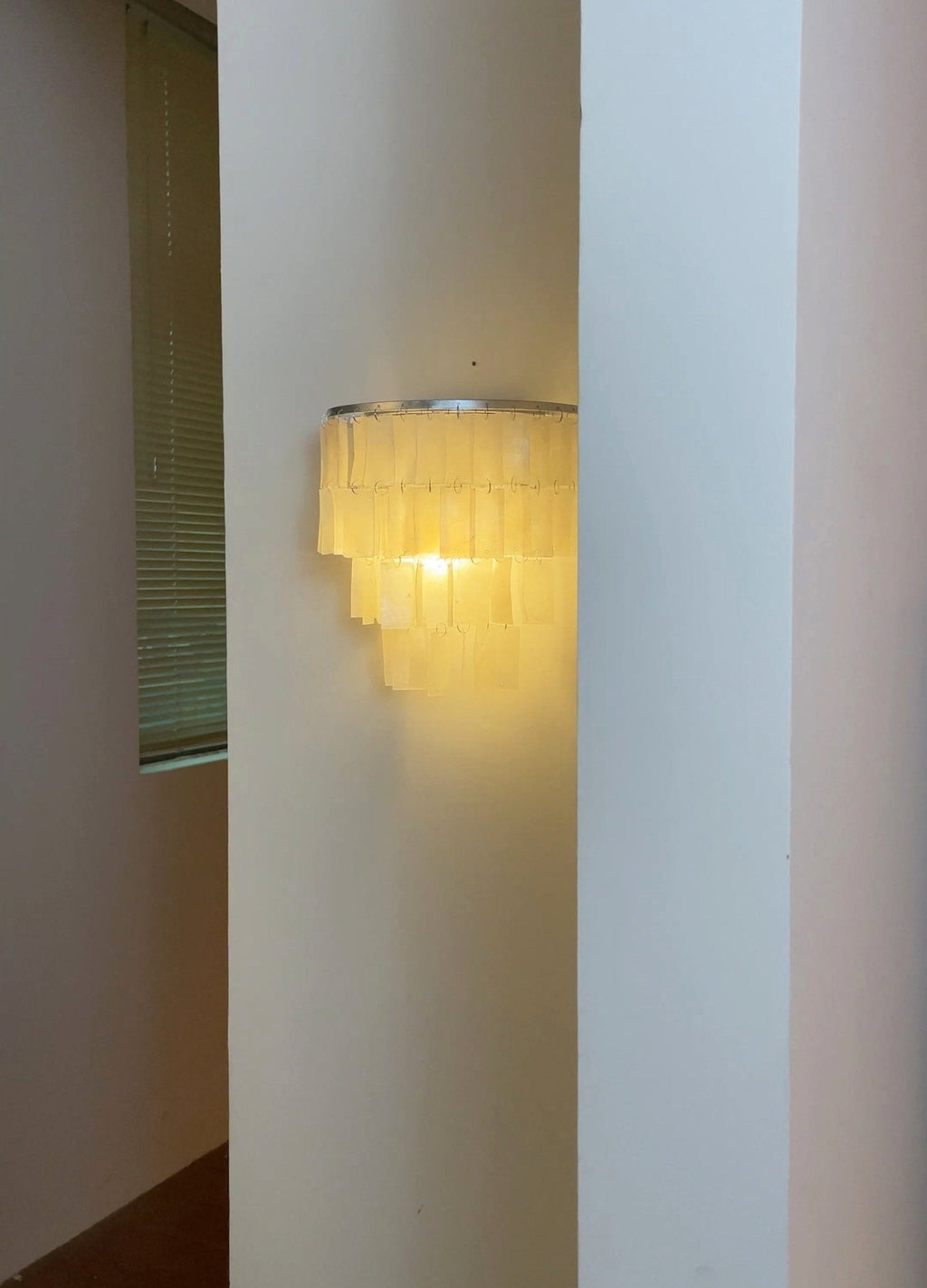 Lunara Shell Cascade Wall Light, Hardwired Wall Sconce, detail 11