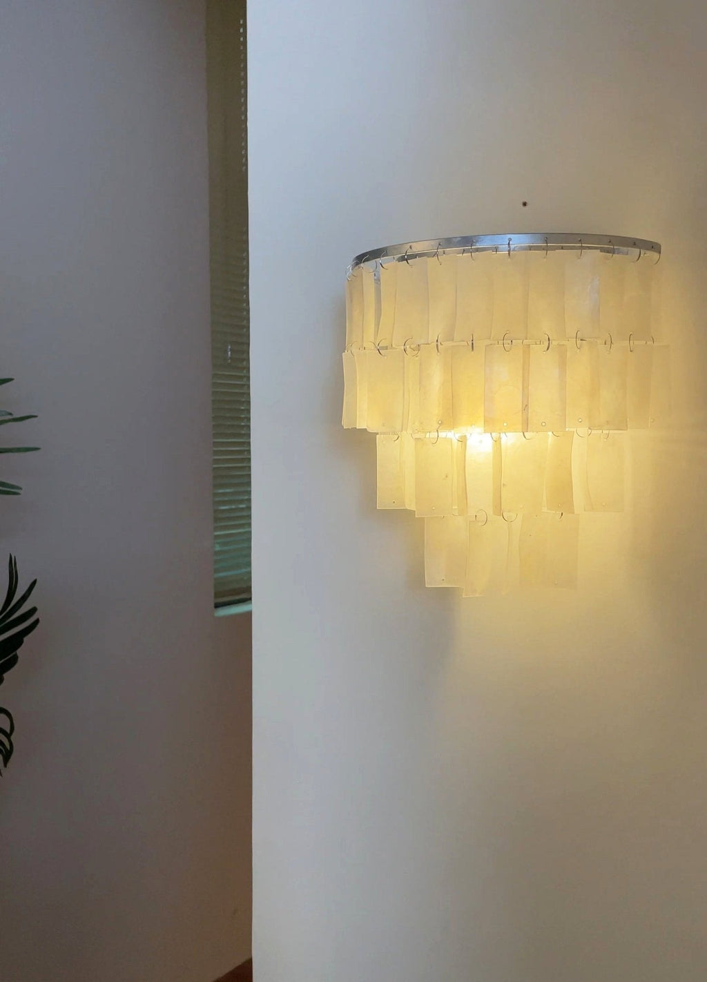 Lunara Shell Cascade Wall Light, Hardwired Wall Sconce, detail 13