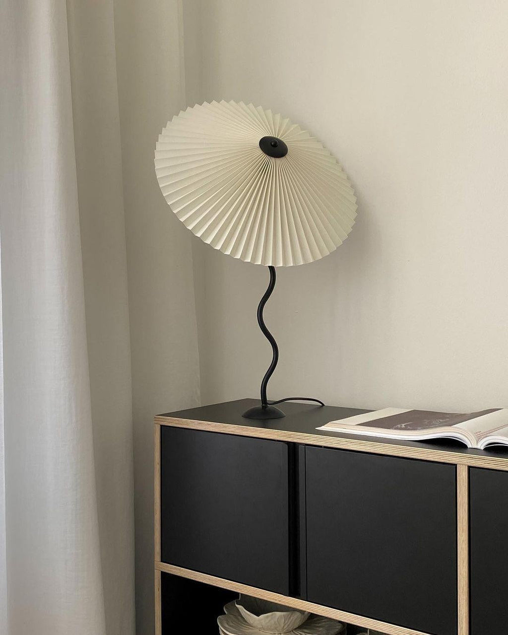 Squiggle Pleated Table Light, Bedside Table Lamp, detail 26