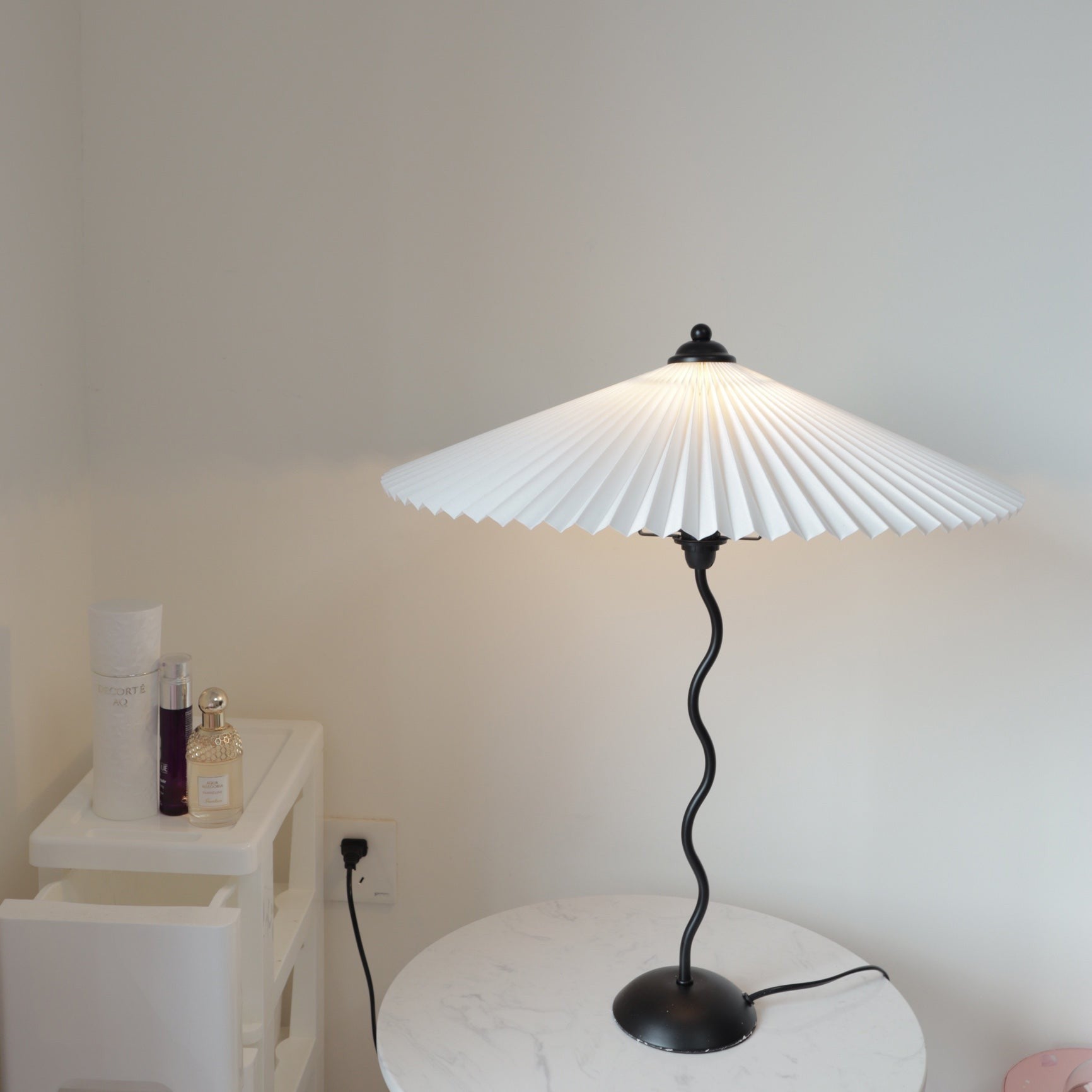 Squiggle Pleated Table Light, Bedside Table Lamp, detail 51