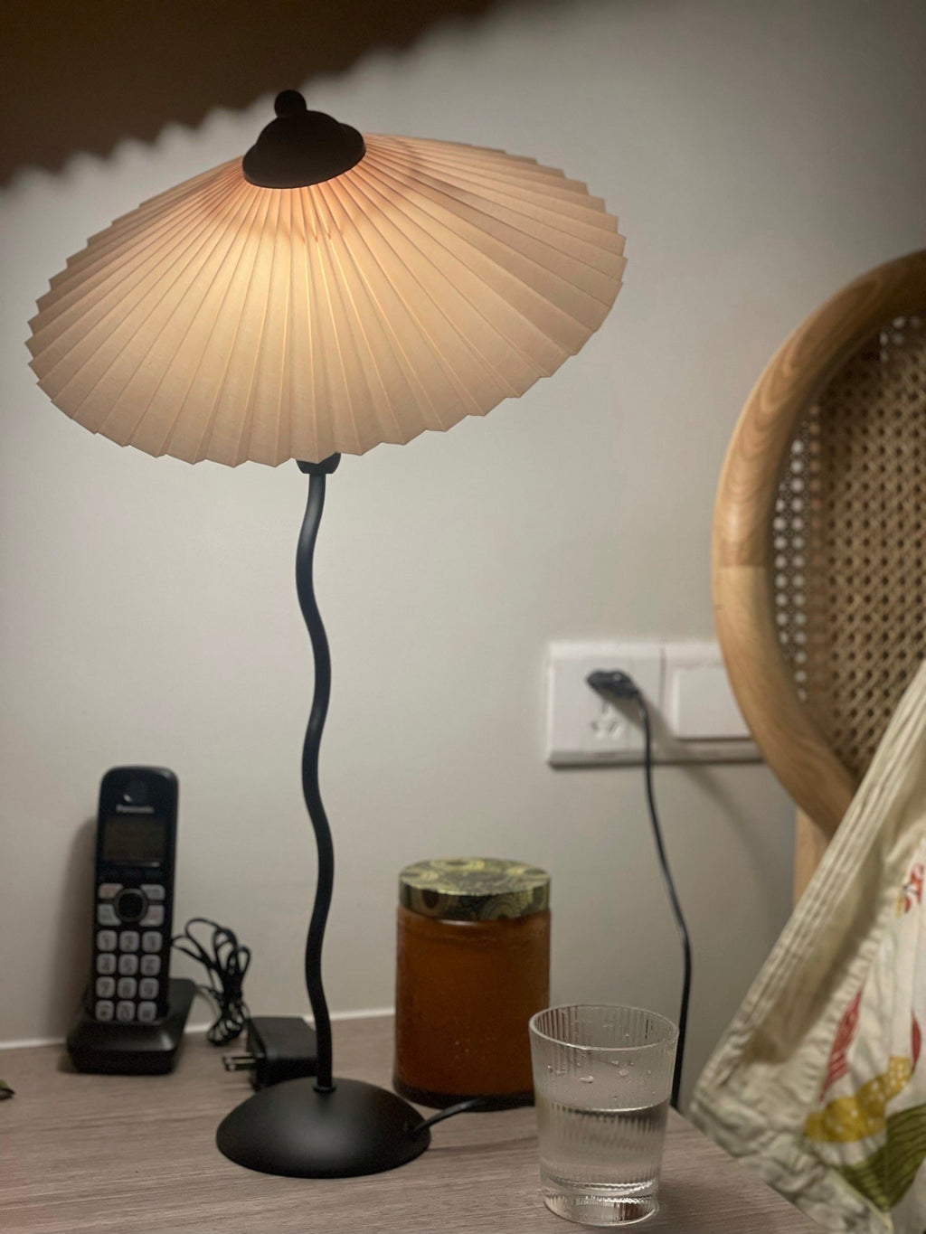 Squiggle Pleated Table Light, Bedside Table Lamp, detail 79