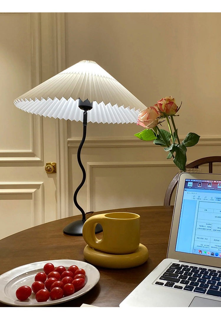 Squiggle Pleated Table Light, Bedside Table Lamp, detail 80